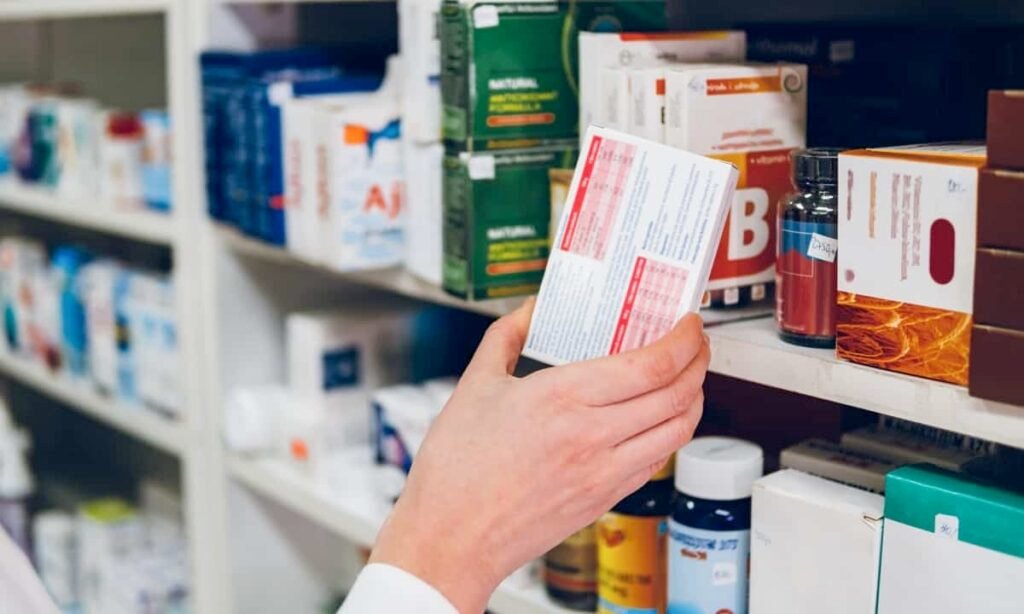 doctor hands showing 1 the of Best OTC pain medication to buy online